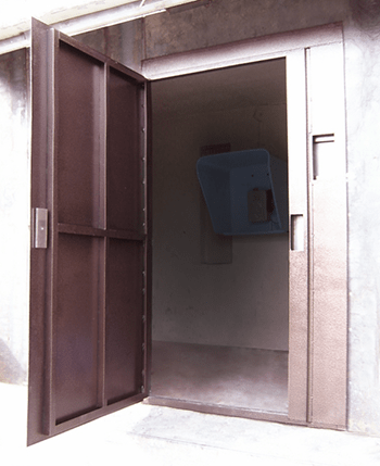 Монтаж недорогих подъездных дверей в Серпухове